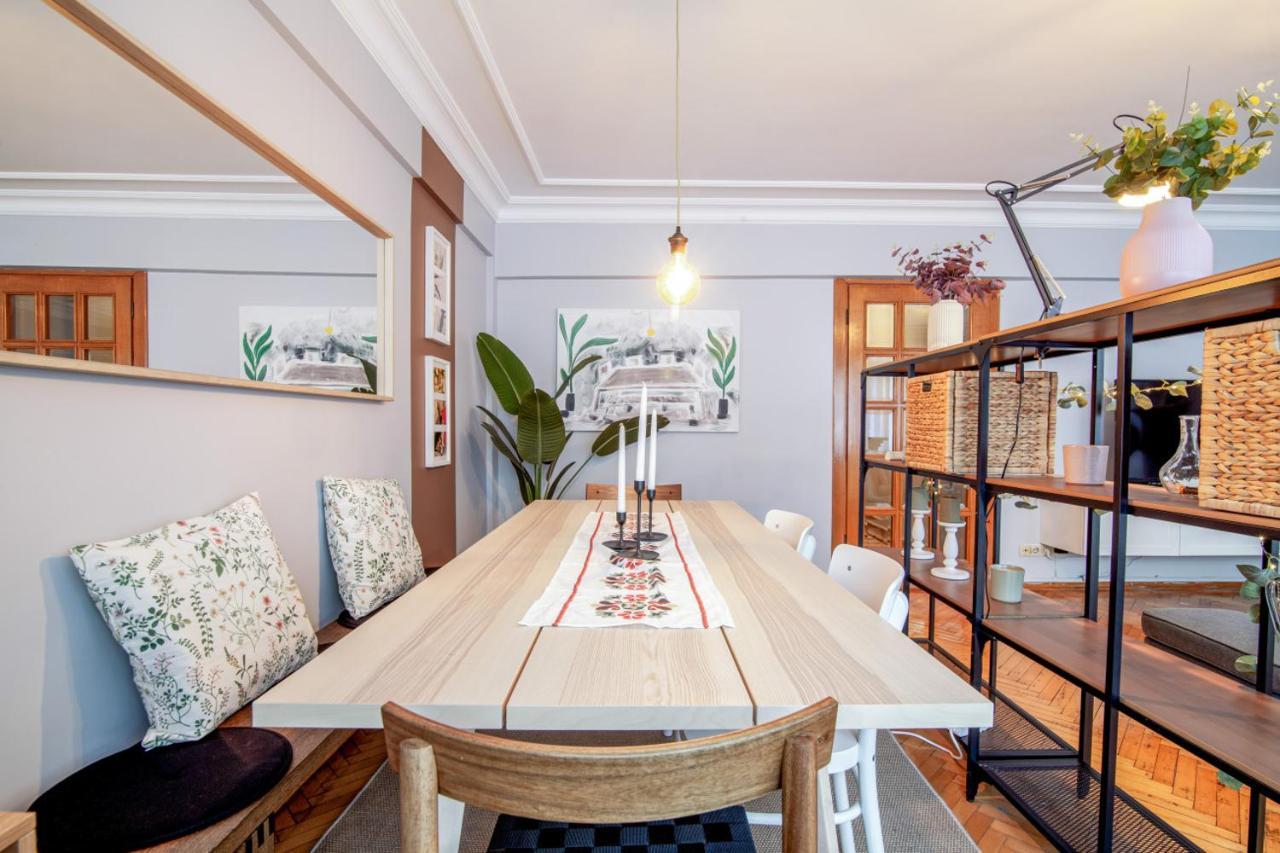 Gorgeous Flat With Lovely Balcony In Nisantasi Istanbul Exterior photo
